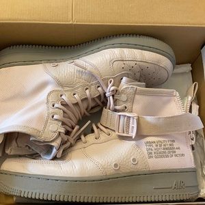 Nike SF Air Force 1 Mid